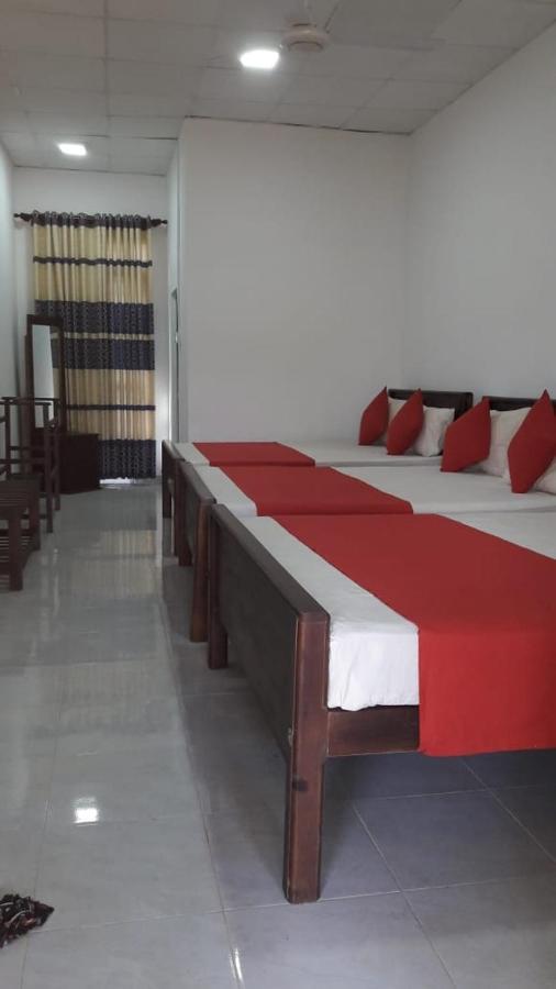 Meegahapokuna Resort 阿努拉德普勒 外观 照片