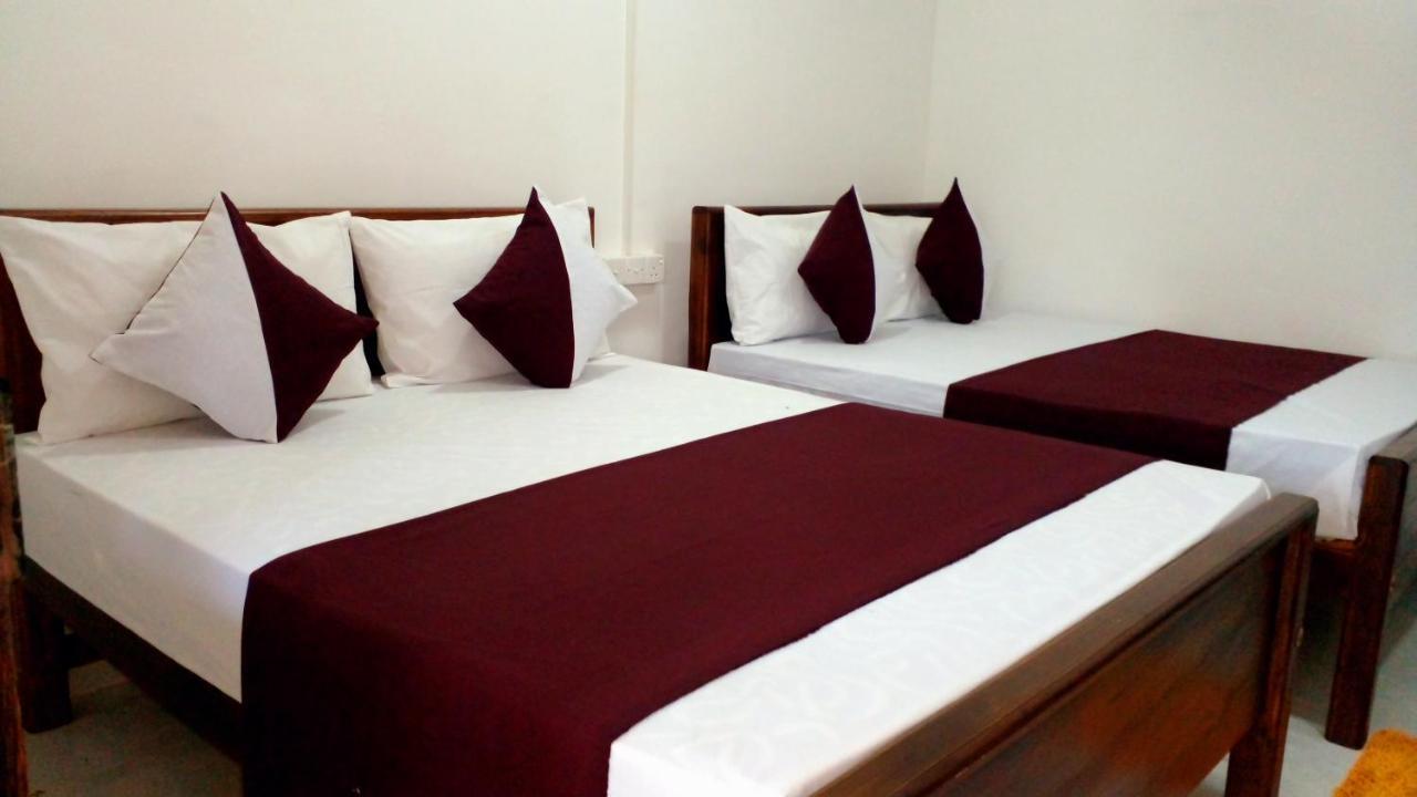 Meegahapokuna Resort 阿努拉德普勒 外观 照片